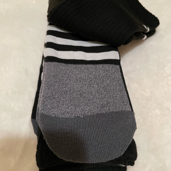 3 Pair Adidas Men Crew Socks - Picture 5 of 5
